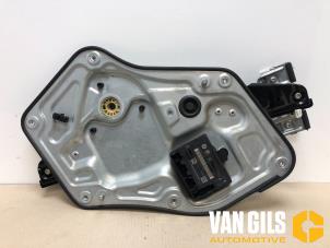 Begagnade Fönstermekanism för bakre dörr, 4-dörrars, höger Skoda Yeti (5LAC) 1.4 TSI 16V Pris € 50,00 Marginaltabell erbjuds av Van Gils Automotive