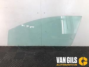 Gebruikte Portierruit 2Deurs links Ford Fiesta 6 (JA8) 1.25 16V Prijs € 45,00 Margeregeling aangeboden door Van Gils Automotive