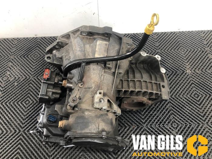 Växellåda från en Chrysler Voyager/Grand Voyager (RG/RS) 2.8 CRD 16V Autom. (Dodge Ram Van) 2006