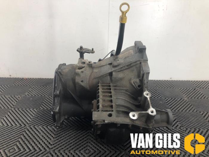 Växellåda från en Chrysler Voyager/Grand Voyager (RG/RS) 2.8 CRD 16V Autom. (Dodge Ram Van) 2006