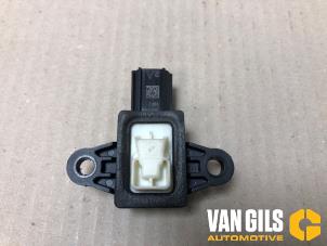 Begagnade Airbagsensor Landrover Range Rover Evoque (LVJ/LVS) 2.0 Si4 240 16V 5-drs. Pris € 30,00 Marginaltabell erbjuds av Van Gils Automotive