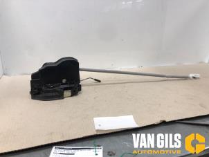 Gebruikte Slotmechaniek Portier 4Deurs rechts-voor BMW 5 serie Touring (F11) 520d 16V Prijs € 50,00 Margeregeling aangeboden door Van Gils Automotive