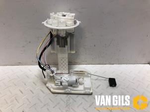Używane Elektryczna pompa paliwa Toyota Yaris IV (P21/PA1/PH1) 1.5 12V Hybrid 115 Cena € 99,99 Procedura marży oferowane przez Van Gils Automotive
