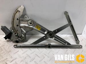 Gebruikte Ruitmechaniek 4Deurs links-voor Nissan Pixo (D31S) 1.0 12V Prijs € 45,00 Margeregeling aangeboden door Van Gils Automotive