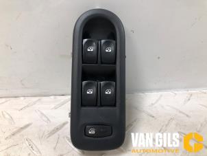 Begagnade Brytare, eldrivna fönster Renault Clio III Estate/Grandtour (KR) 1.2 16V TCE 100 Pris € 30,00 Marginaltabell erbjuds av Van Gils Automotive