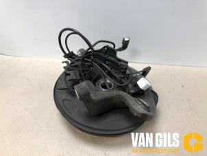 Gebruikte Fusee rechts-achter Mercedes C (W205) C-300 2.0 EQ Boost Turbo 16V Prijs € 99,99 Margeregeling aangeboden door Van Gils Automotive