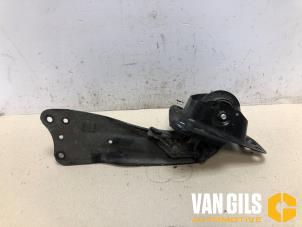 Begagnade Bakre undre gaffelben, vänster Volkswagen Touran (1T3) 2.0 TDI 16V 140 Pris € 45,00 Marginaltabell erbjuds av Van Gils Automotive