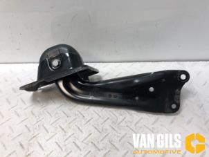 Begagnade Bakre undre gaffelben, vänster Volkswagen Touran (5T1) 2.0 TDI 150 Pris på förfrågan erbjuds av Van Gils Automotive