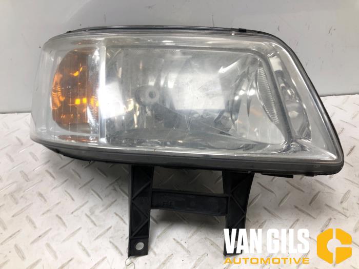 Strålkastare, höger från en Volkswagen Transporter T5 2.5 TDi PF 2007