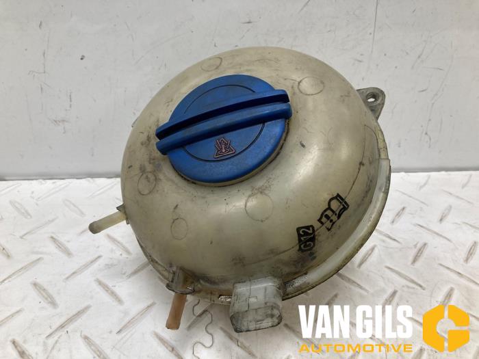 Expansionskärl från en Volkswagen Transporter T5 2.5 TDi PF 2007