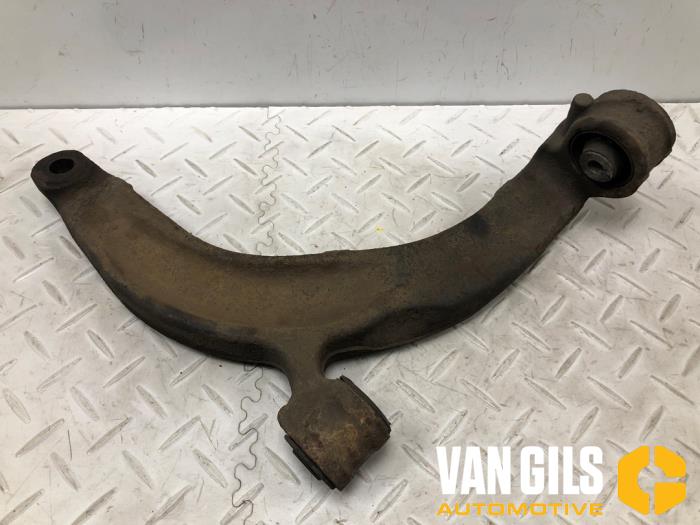 Främre undre gaffelben, höger från en Volkswagen Transporter T5 2.5 TDi PF 2007