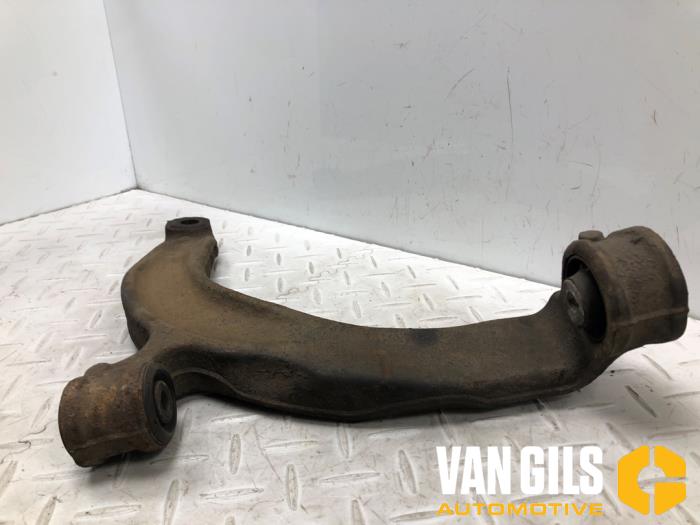 Främre undre gaffelben, höger från en Volkswagen Transporter T5 2.5 TDi PF 2007