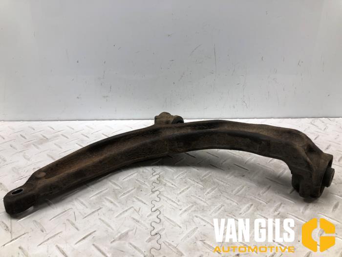 Främre undre gaffelben, höger från en Volkswagen Transporter T5 2.5 TDi PF 2007