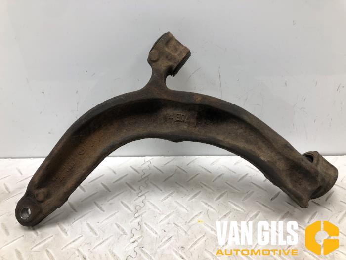 Främre undre gaffelben, höger från en Volkswagen Transporter T5 2.5 TDi PF 2007
