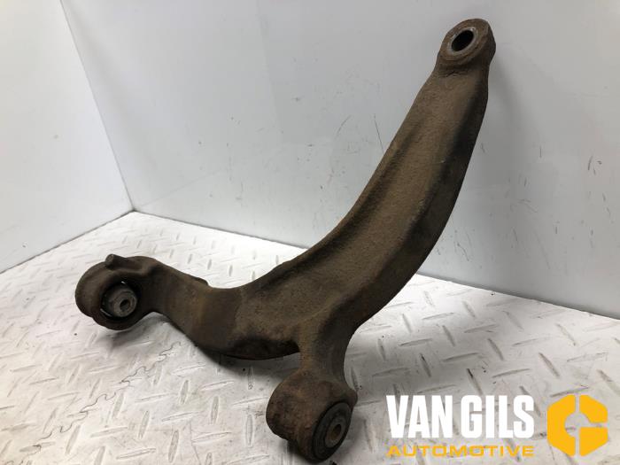 Främre undre gaffelben, vänster från en Volkswagen Transporter T5 2.5 TDi PF 2007