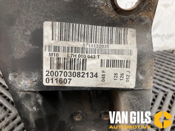 Front från en Volkswagen Transporter T5 2.5 TDi PF 2007