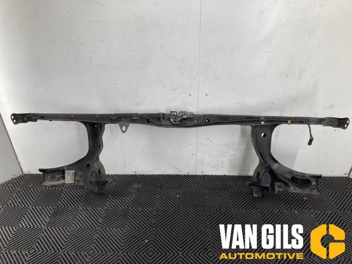 Front från en Volkswagen Transporter T5 2.5 TDi PF 2007