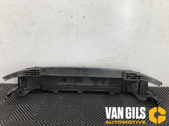 Främre stötfångarram från en Volkswagen Transporter T5 2.5 TDi PF 2007