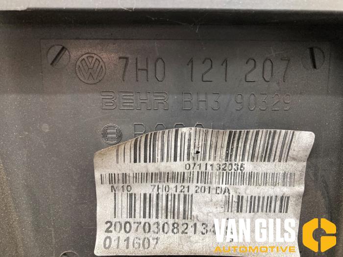 Motor kylfläkt från en Volkswagen Transporter T5 2.5 TDi PF 2007