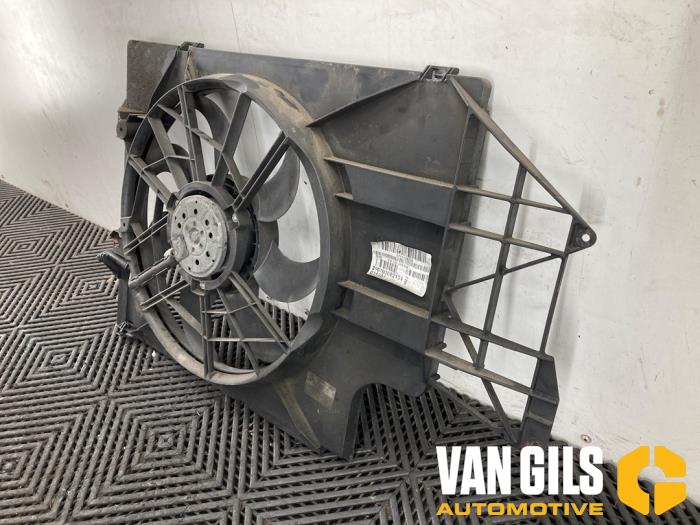 Motor kylfläkt från en Volkswagen Transporter T5 2.5 TDi PF 2007