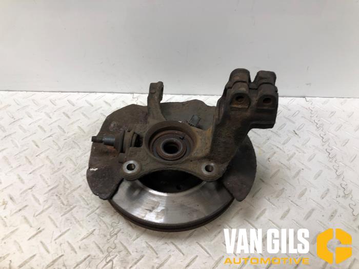 Spindel, vänster fram från en Volkswagen Transporter T5 2.5 TDi PF 2007