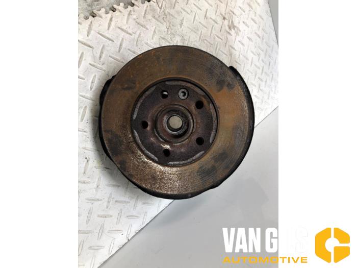 Spindel, vänster fram från en Volkswagen Transporter T5 2.5 TDi PF 2007