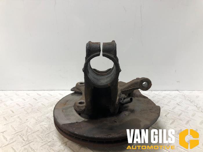 Spindel, vänster fram från en Volkswagen Transporter T5 2.5 TDi PF 2007