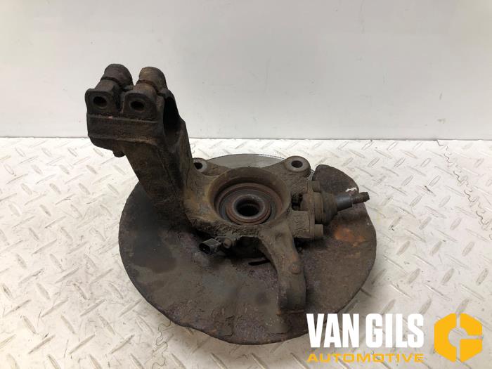 Spindel, vänster fram från en Volkswagen Transporter T5 2.5 TDi PF 2007