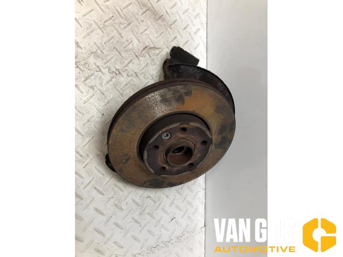 Spindel, vänster fram från en Volkswagen Transporter T5 2.5 TDi PF 2007