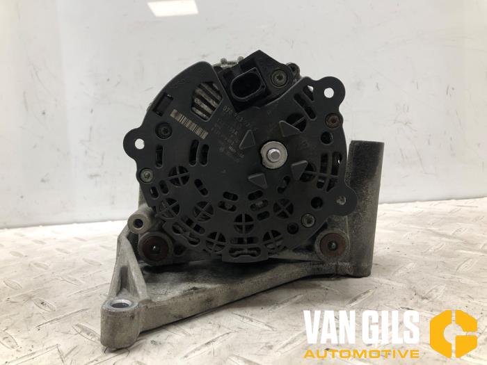 Dynamo från en Volkswagen Transporter T5 2.5 TDi PF 2007