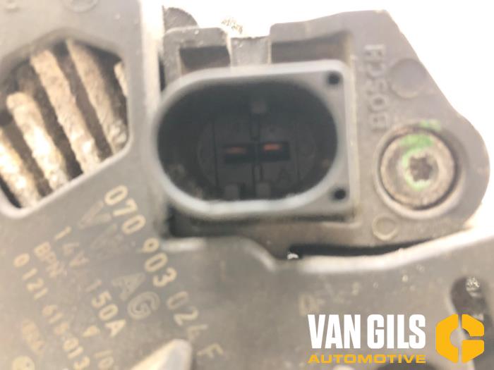 Dynamo från en Volkswagen Transporter T5 2.5 TDi PF 2007