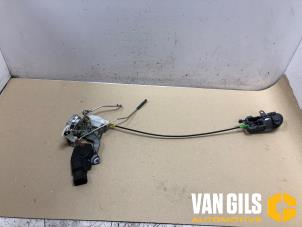 Gebruikte Deurslot Mechaniek 4Deurs rechts-voor Peugeot 107 1.0 12V Prijs € 45,00 Margeregeling aangeboden door Van Gils Automotive