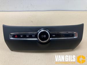 Używane Jednostka multimedialna Volvo S60 III (ZS) 2.0 T4 16V Cena na żądanie oferowane przez Van Gils Automotive