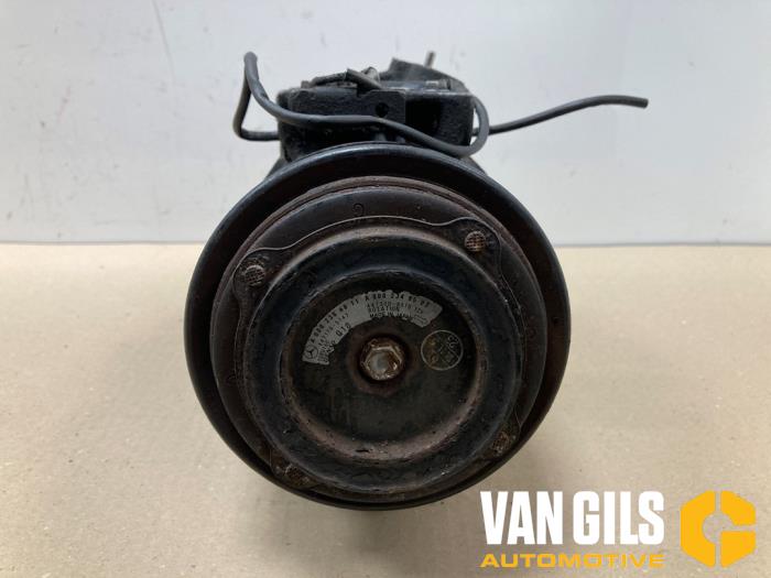 Luftkonditioneringspump från en Mercedes-Benz Sprinter 4t (904) 416 CDI 20V 2005