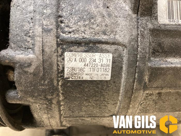 Luftkonditioneringspump från en Mercedes-Benz Sprinter 4t (904) 416 CDI 20V 2005