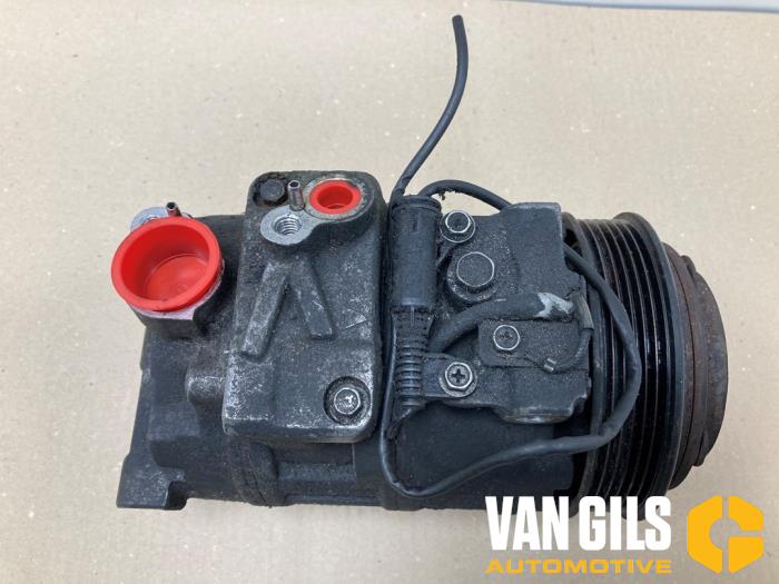 Luftkonditioneringspump från en Mercedes-Benz Sprinter 4t (904) 416 CDI 20V 2005