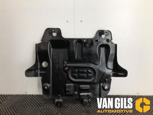 Begagnade Motorskyddspanel Toyota Land Cruiser (J15) 2.8 D-4D 16V Pris € 99,99 Marginaltabell erbjuds av Van Gils Automotive