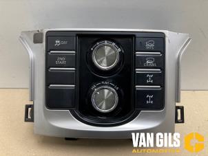 Gebruikte Standenschakelaar automaatbak Toyota Land Cruiser (J15) 2.8 D-4D 16V Prijs € 199,99 Margeregeling aangeboden door Van Gils Automotive