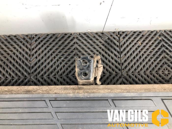 Treeplank links van een Toyota Land Cruiser (J15) 2.8 D-4D 16V 2023