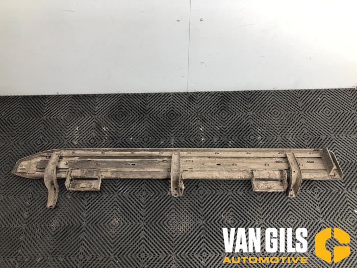 Treeplank links van een Toyota Land Cruiser (J15) 2.8 D-4D 16V 2023