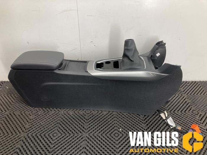 Mittkonsol från en Peugeot 308 (L3/L8/LB/LH/LP) 1.2 12V e-THP PureTech 130 2018