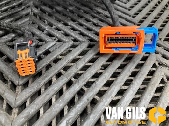 Mittkonsol från en Peugeot 308 (L3/L8/LB/LH/LP) 1.2 12V e-THP PureTech 130 2018