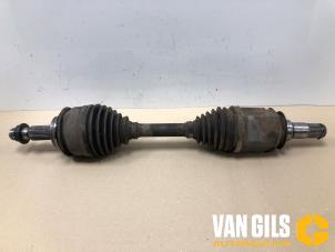 Gebruikte Aandrijfas links-voor Toyota Land Cruiser (J15) 2.8 D-4D 16V Prijs op aanvraag aangeboden door Van Gils Automotive