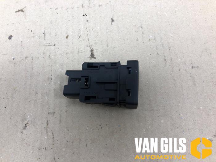 Dimljusbrytare från en Suzuki Celerio (LF) 1.0 12V Dualjet 2017