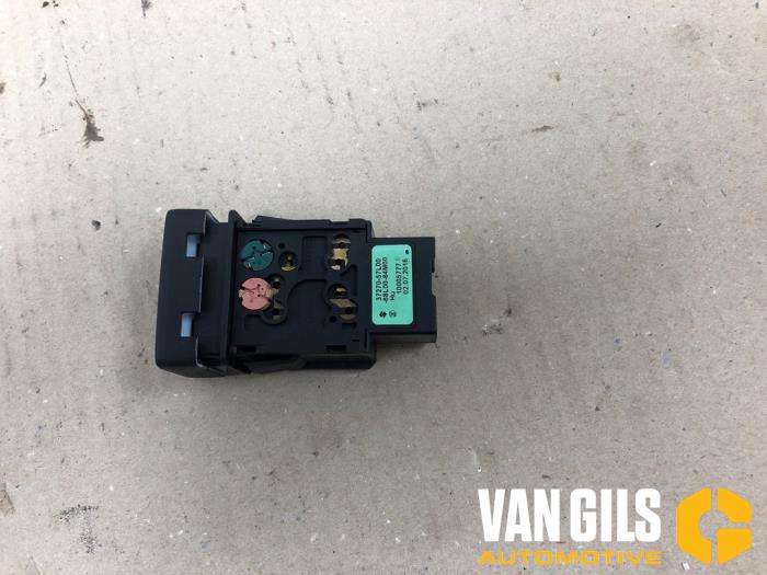 Dimljusbrytare från en Suzuki Celerio (LF) 1.0 12V Dualjet 2017