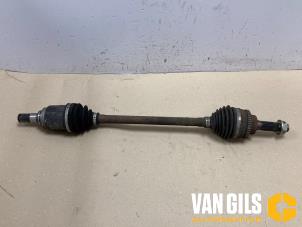 Gebruikte Aandrijfas links-voor Suzuki Celerio (LF) 1.0 12V Dualjet Prijs op aanvraag aangeboden door Van Gils Automotive