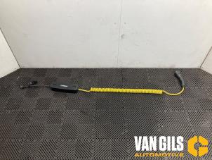 Begagnade Hybridladdkabel Mercedes C Estate (S205) C-350 e 2.0 16V Pris € 175,00 Marginaltabell erbjuds av Van Gils Automotive