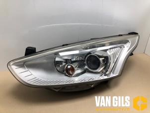 Używane Reflektor lewy Ford B-Max (JK8) 1.0 EcoBoost 12V 100 Cena € 475,00 Procedura marży oferowane przez Van Gils Automotive
