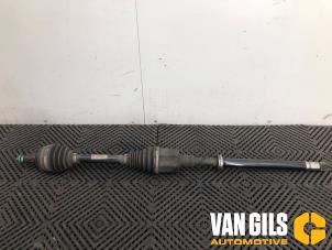 Gebruikte Aandrijfas links-voor Mercedes S (222.0/222.1) 3.0 S-400d 4-Matic Prijs € 699,99 Margeregeling aangeboden door Van Gils Automotive