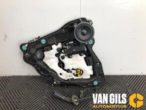 Begagnade Dörrplåt, 4-dörrars, vänster bak BMW iX (I20) xDrive40 77 kWh Pris på förfrågan erbjuds av Van Gils Automotive